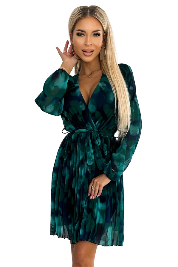 415-4 YSABEL Pleated dress with a neckline, long sleeves and a belt - green pattern