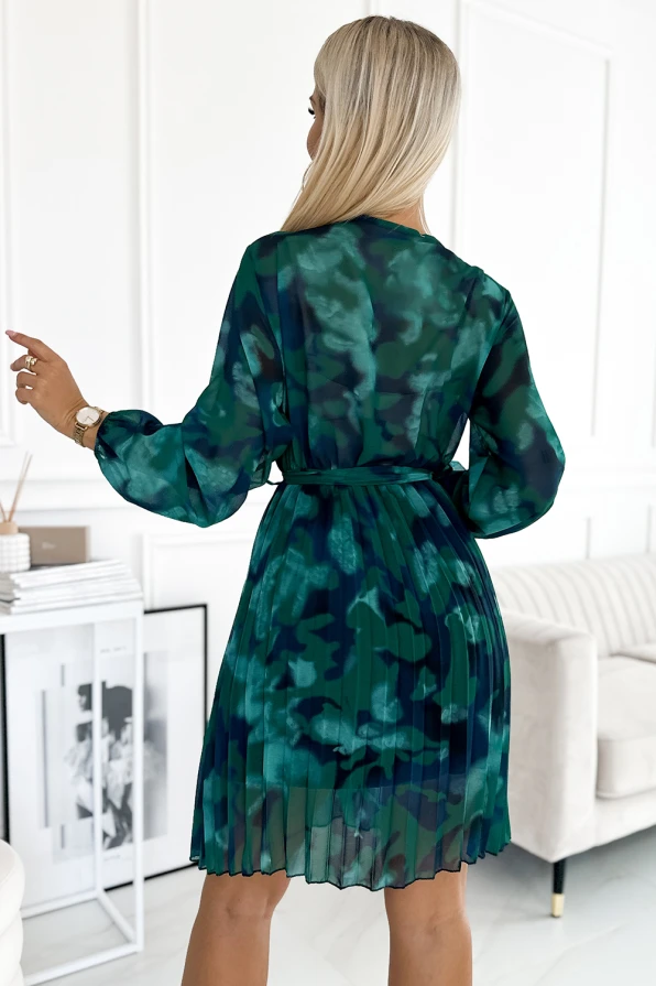 415-4 YSABEL Pleated dress with a neckline, long sleeves and a belt - green pattern