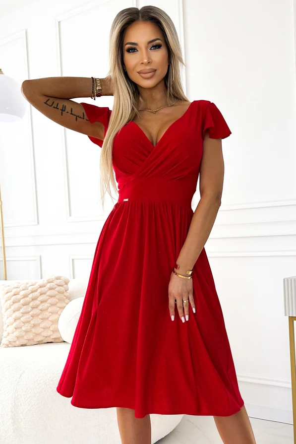 MATILDE Dress with a neckline and short sleeves - red with glitter