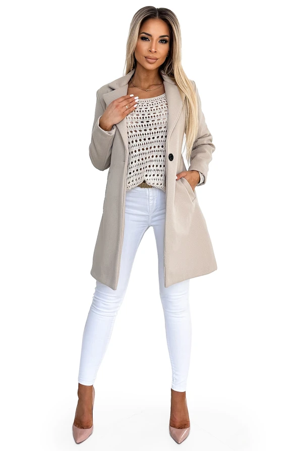Coat with pockets and a button - beige